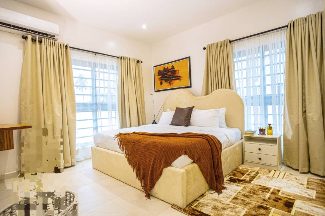 Exquisitely furnished 3 bedroom apartment